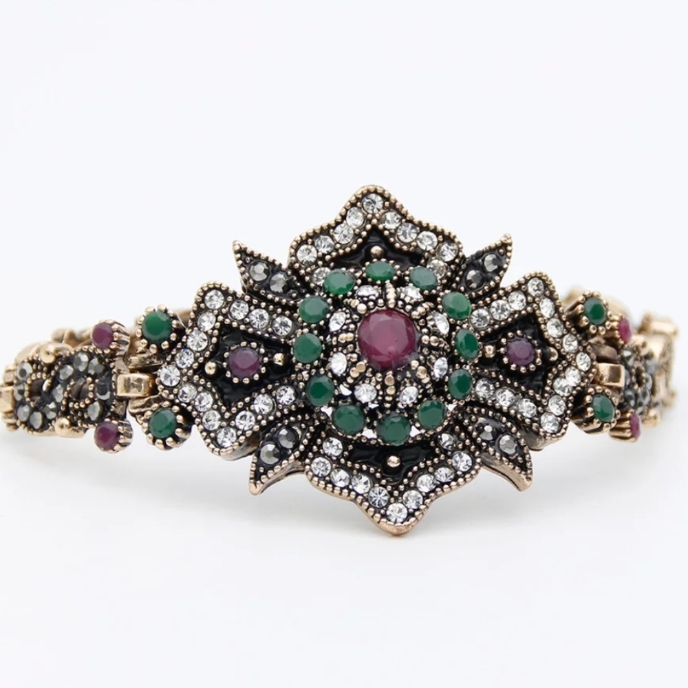 Women's antique gold color link Bracelet